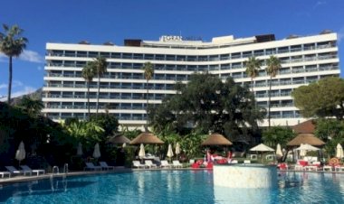 Turistin üzerine düştüğü otel çalışanı da öldü