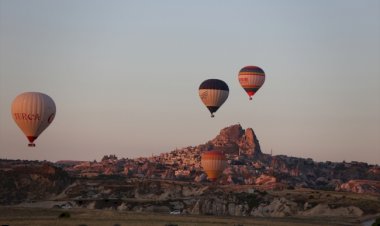 KAPADOKYA’ DA BALONLARIN ÖZGÜRLÜĞÜ