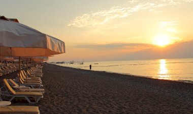 Dünya’nın Güvensizlik İçindeki Antalya’nın Güvenli Turizmi Tüm Rakiplerine Meydan Okudu