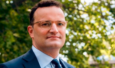 Almanya Sağlık Bakanı Yurt dışı tatile karşı uyardı