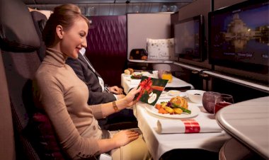 Qatar Airways, bu tatil sezonunda yolcuları şaşırtmak ve memnun etmek için şenlikli dokunuşlar yapıyor