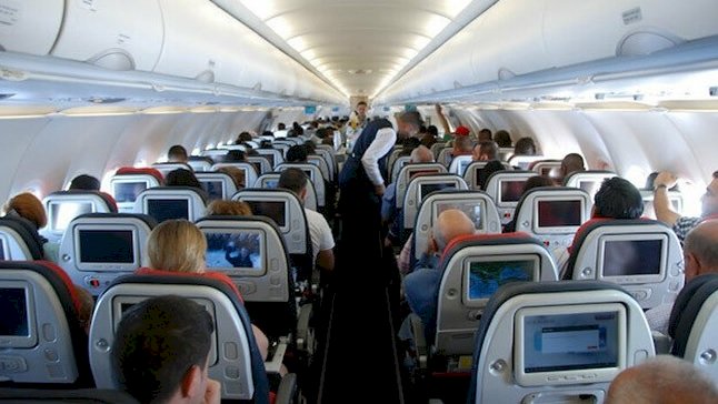 Türk Hava Yolları'nda Yolcuya dökülen Çay için 65 bin avro Dava